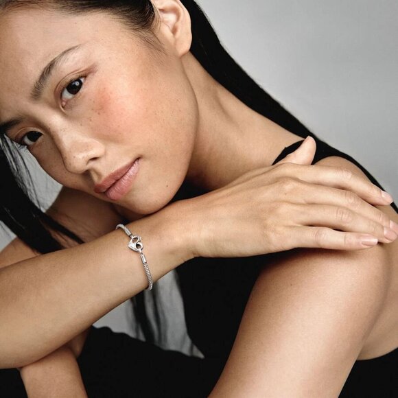 *BRAND NEW* Pandora Moments 925 Sterling Silver Studded Chain Bracelet 592453C00 - Picture 2 of 4